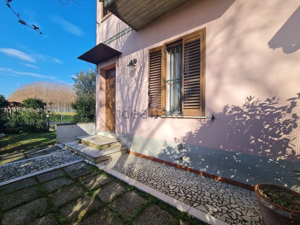 casa indipendente in vendita a Forlì