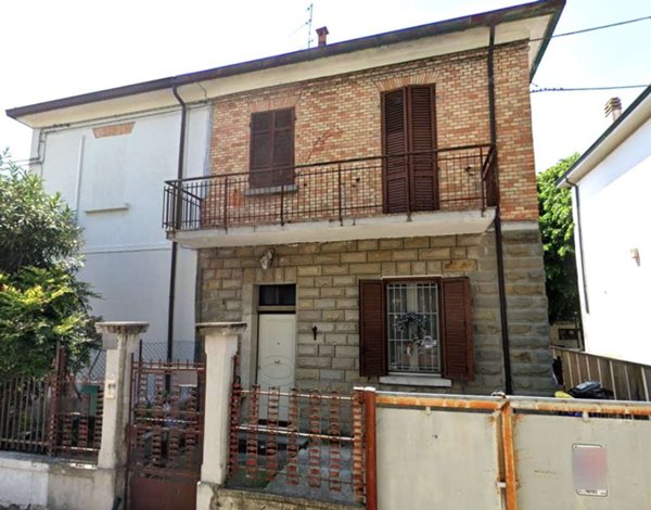 casa indipendente in vendita a Forlì