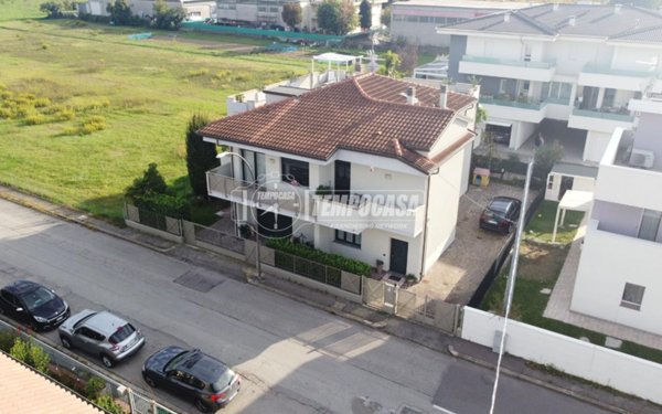 appartamento in vendita a Forlì in zona Quattro