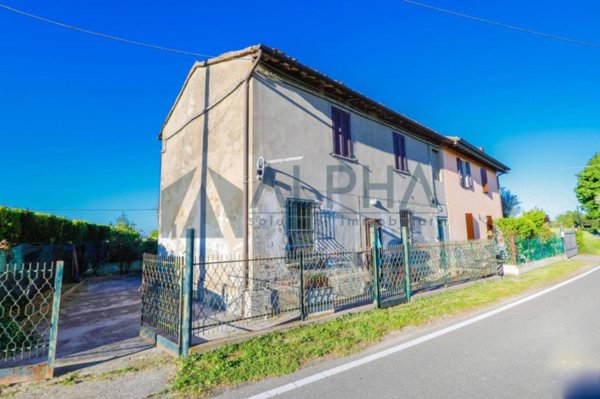 casa semindipendente in vendita a Forlì