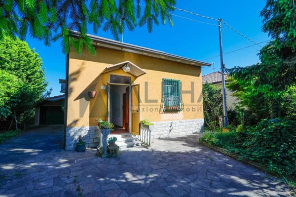 casa indipendente in vendita a Forlì in zona Centro Storico