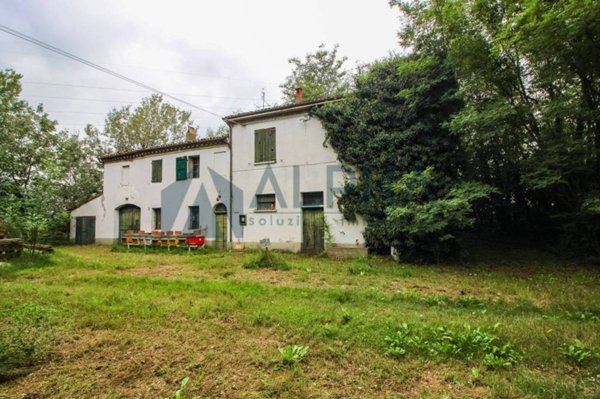 casa indipendente in vendita a Forlì in zona Pieve Acquedotto