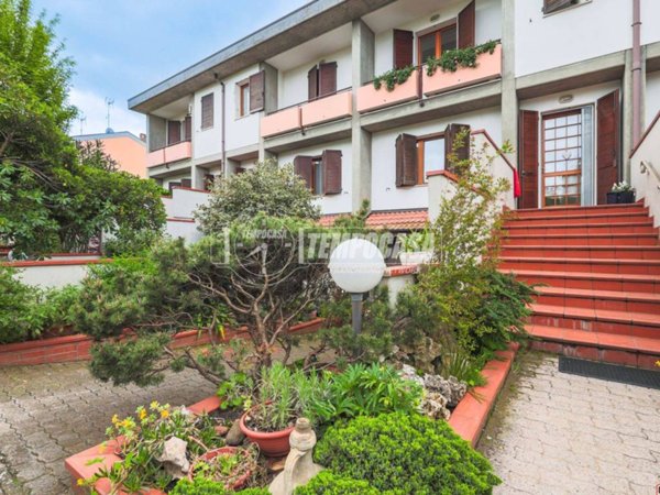 casa indipendente in vendita a Forlì in zona Cà Ossi