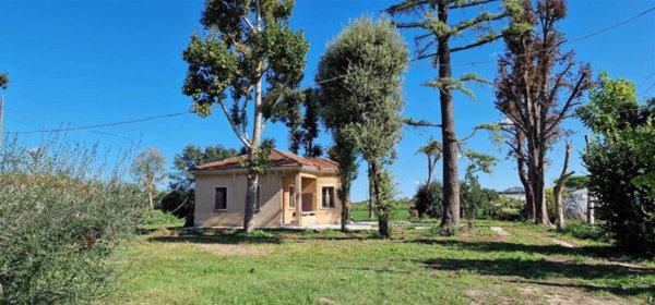 casa indipendente in vendita a Forlì in zona Carpena