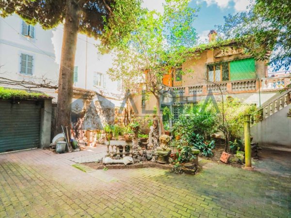 casa indipendente in vendita a Forlì in zona Centro Storico