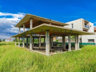 casa indipendente in vendita a Forlì in zona Quattro
