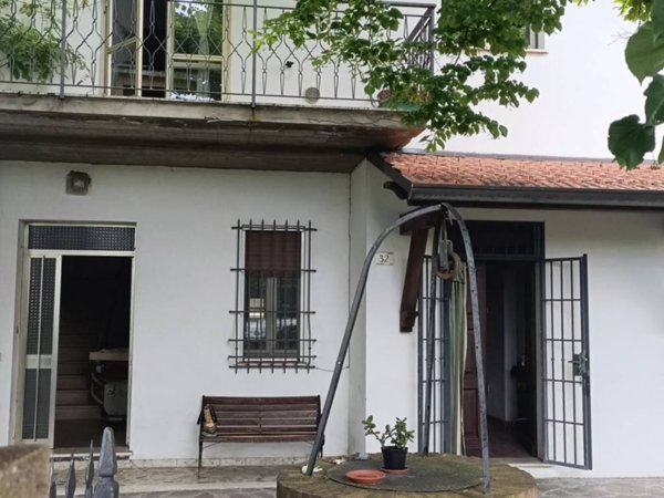 casa indipendente in vendita a Forlì in zona Villanova