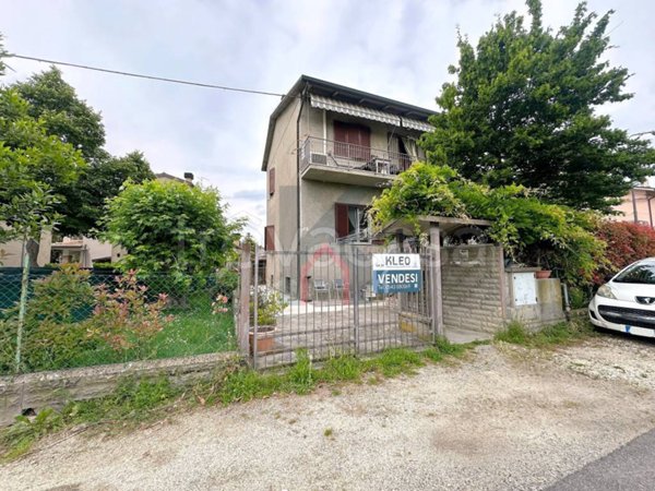 casa indipendente in vendita a Forlì in zona Cava
