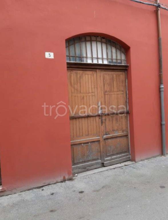 locale di sgombero in vendita a Forlì in zona Centro Storico