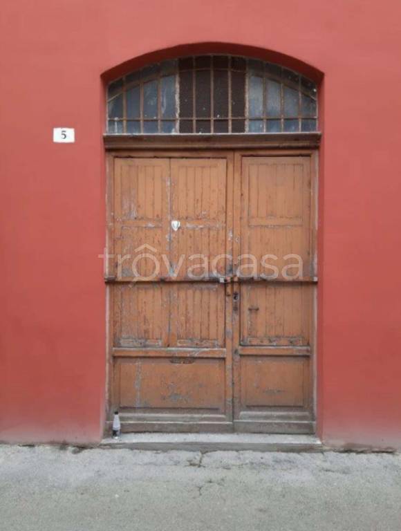 locale di sgombero in vendita a Forlì in zona Centro Storico