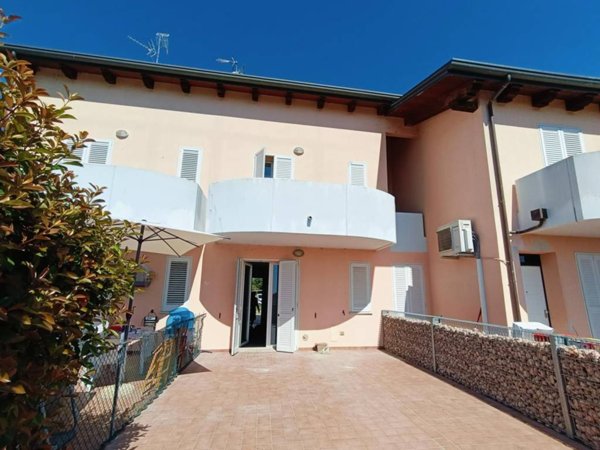 casa indipendente in vendita a Forlì in zona Carpinello