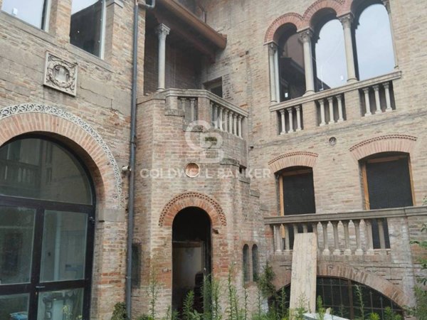 intera palazzina in vendita a Forlì in zona Centro Storico