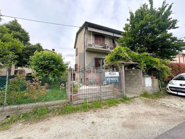casa indipendente in vendita a Forlì in zona Cava