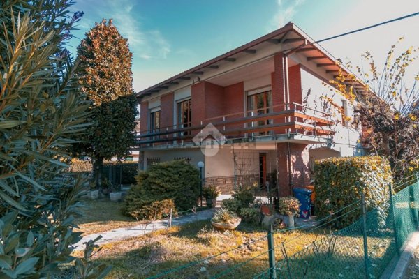 casa indipendente in vendita a Forlì in zona Ospedaletto