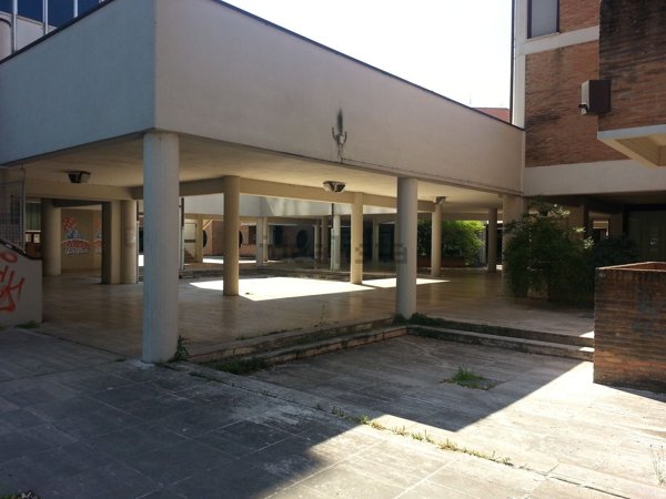 locale commerciale in vendita a Forlì in zona Centro Storico