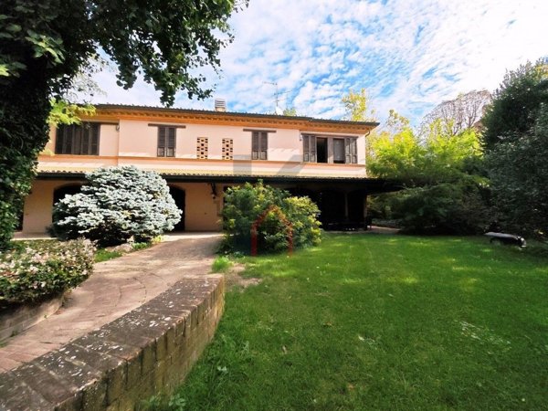 casa indipendente in vendita a Forlì
