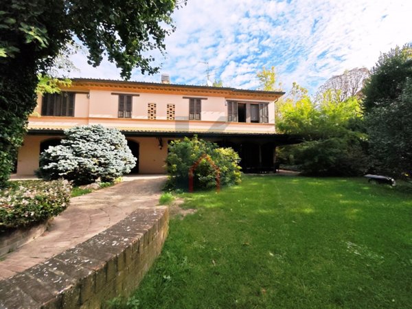 casa indipendente in vendita a Forlì