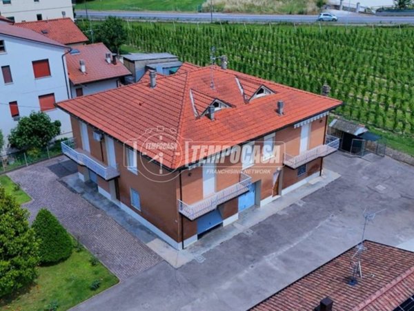 casa indipendente in vendita a Forlì in zona Quattro