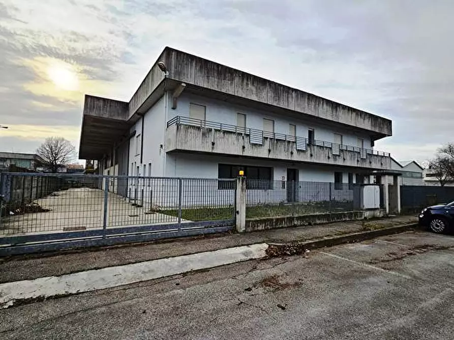 capannone in vendita a Forlì in zona Vecchiazzano