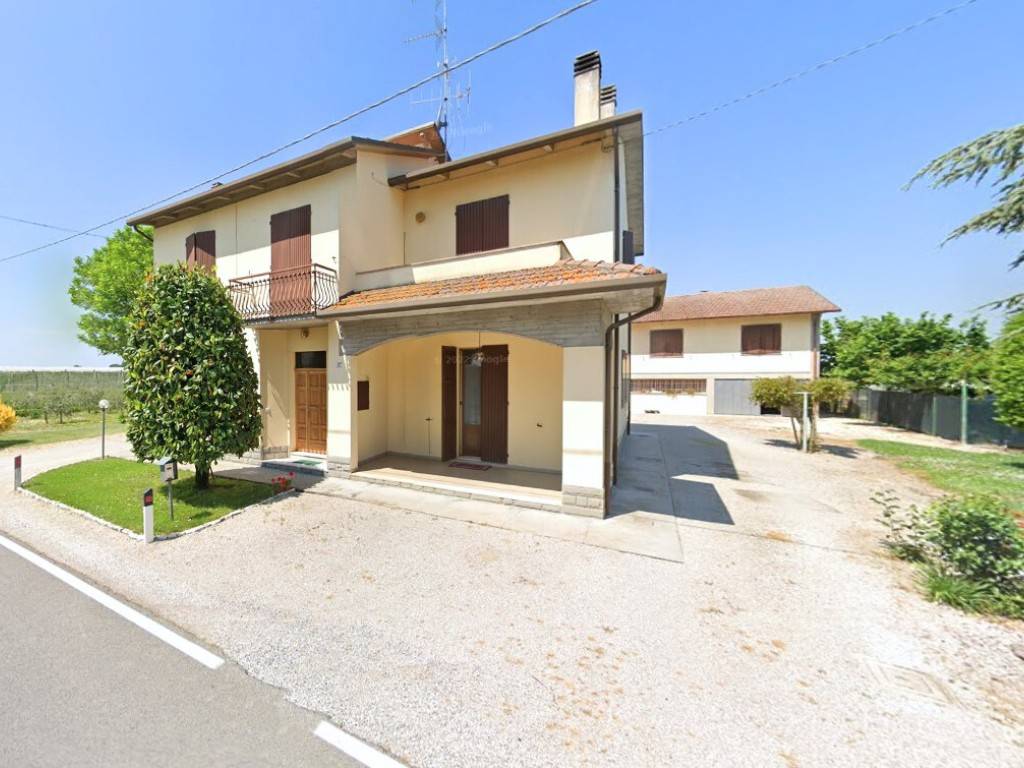 casa indipendente in vendita a Forlì in zona Pievequinta