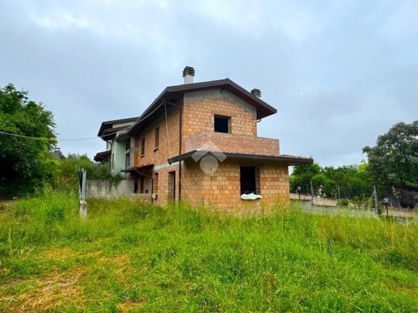 casa indipendente in vendita a Forlì in zona Grisignano