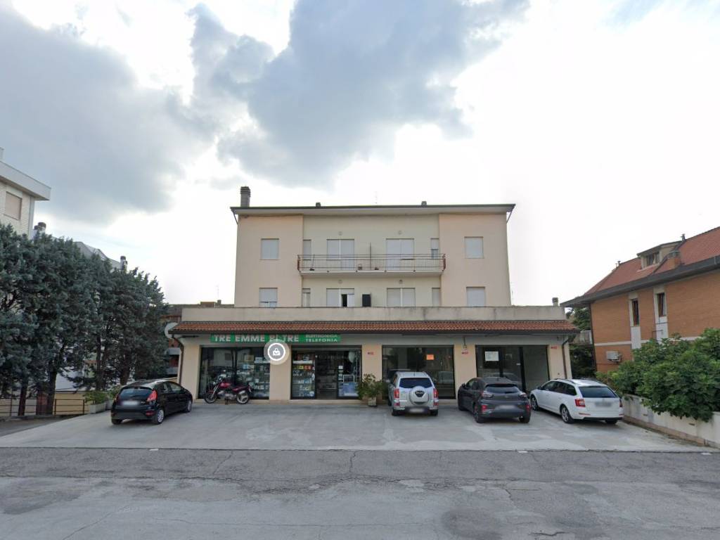 negozio in vendita a Forlì in zona Romiti