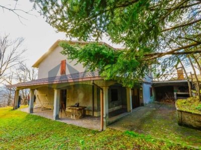 casa indipendente in vendita a Forlì in zona Quattro