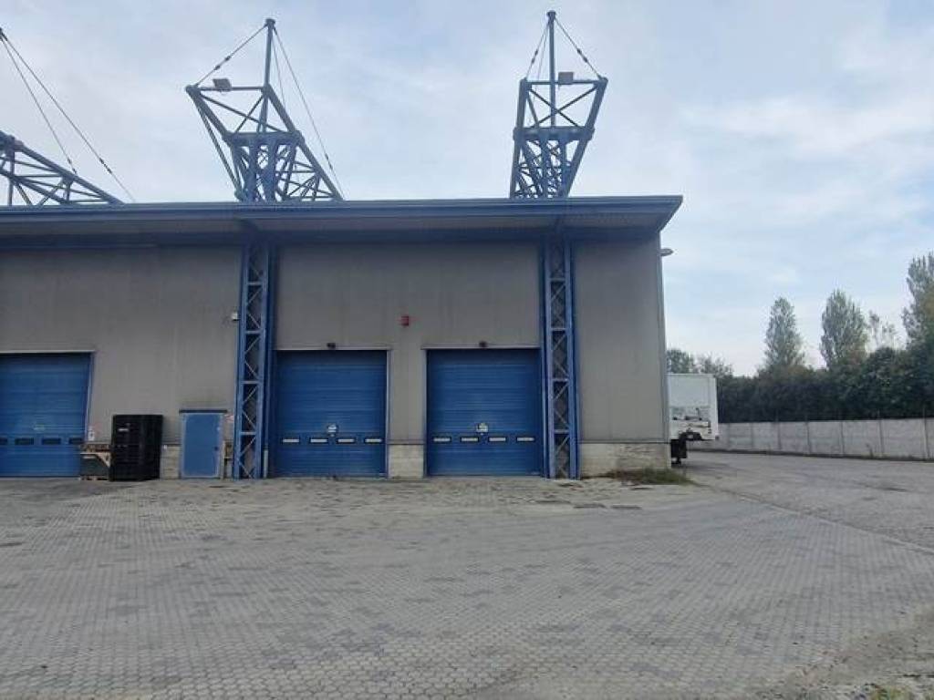 locale commerciale in vendita a Forlì in zona Pieve Acquedotto
