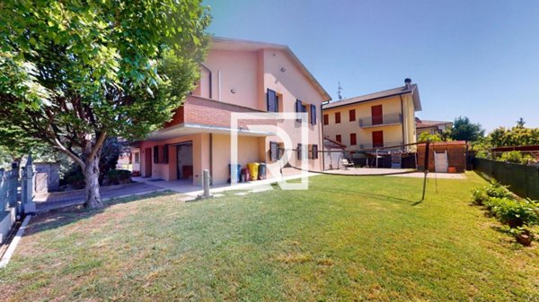 casa indipendente in vendita a Forlì in zona Villanova