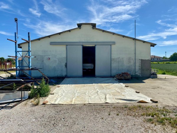 ufficio in vendita a Forlì in zona Carpena