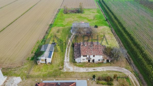 casale in vendita a Forlì