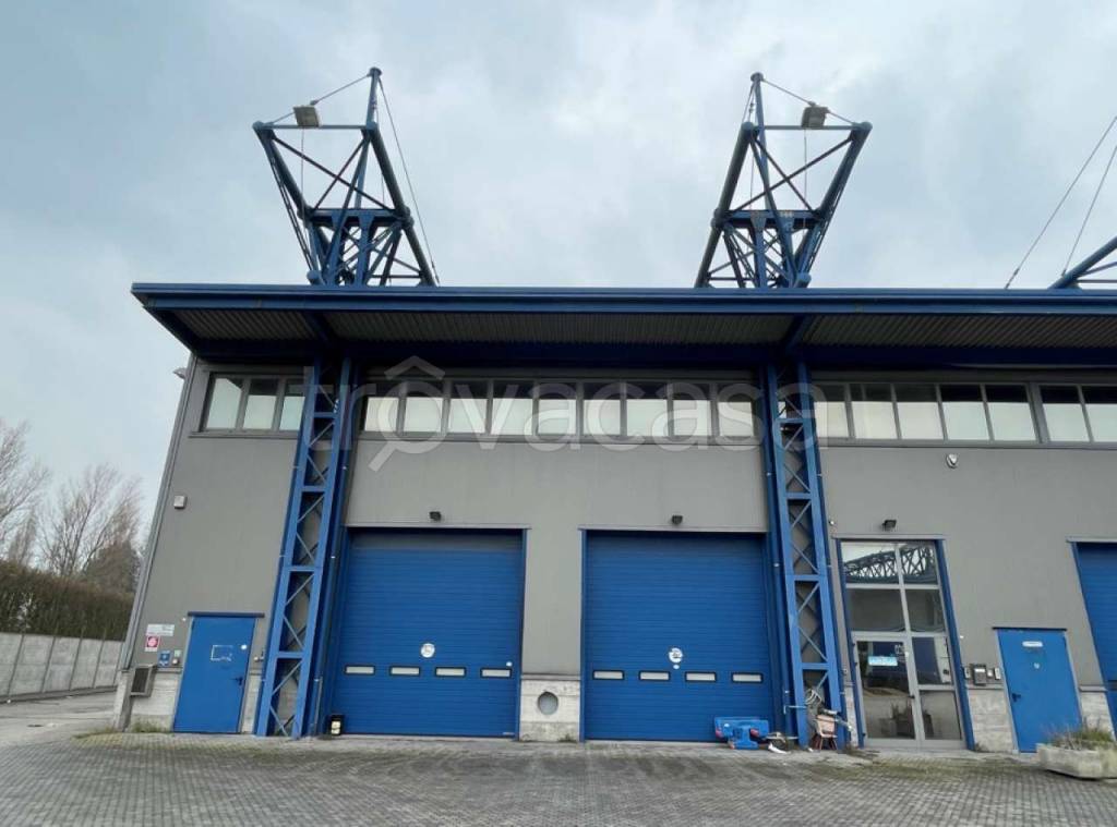 locale commerciale in vendita a Forlì in zona San Giorgio
