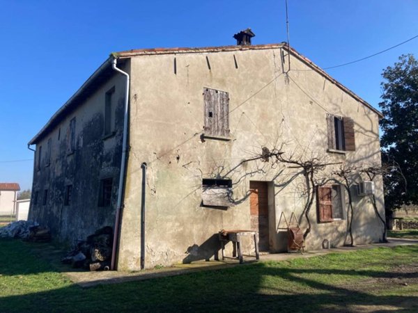 casa indipendente in vendita a Forlì in zona Grisignano