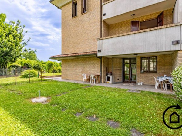 casa indipendente in vendita a Forlì in zona Carpena