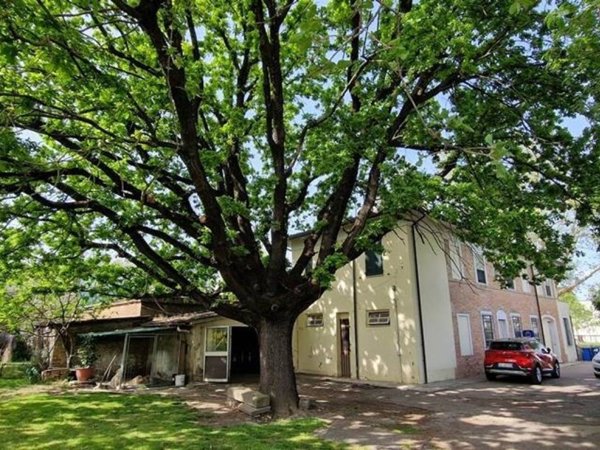casa indipendente in vendita a Forlì in zona San Giorgio