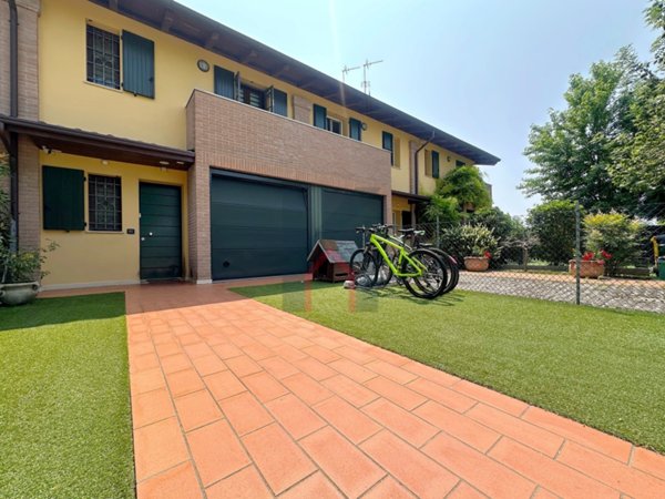 casa indipendente in vendita a Forlì in zona Malmissole