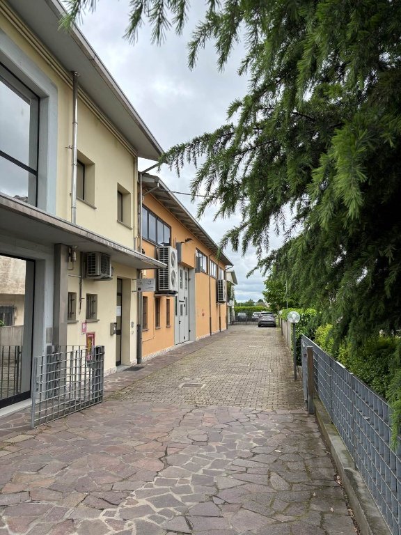 capannone in vendita a Forlì