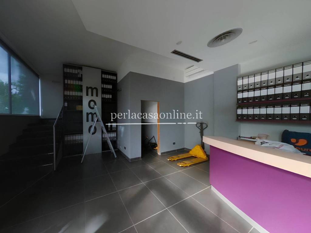 ufficio in vendita a Forlì in zona Villanova