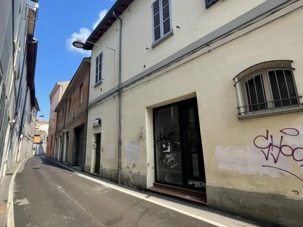 negozio in vendita a Forlì in zona Centro Storico