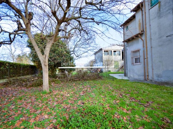 casa indipendente in vendita a Forlì in zona Cava