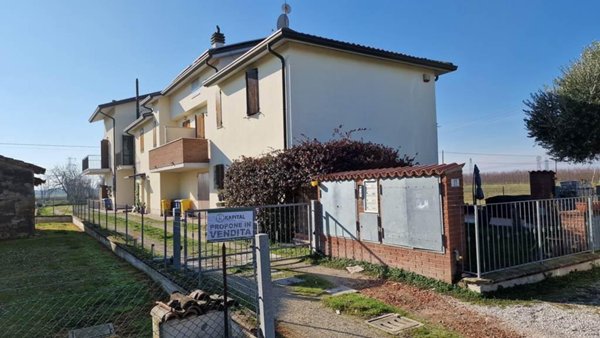 appartamento in vendita a Forlì in zona Durazzanino