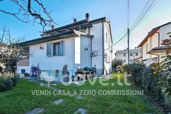 appartamento in vendita a Forlì in zona Quattro