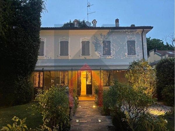 casa indipendente in vendita a Forlì in zona Centro Storico
