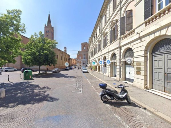 negozio in vendita a Forlì in zona Musicisti / Grandi Italiani