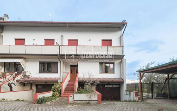 casa indipendente in vendita a Forlì
