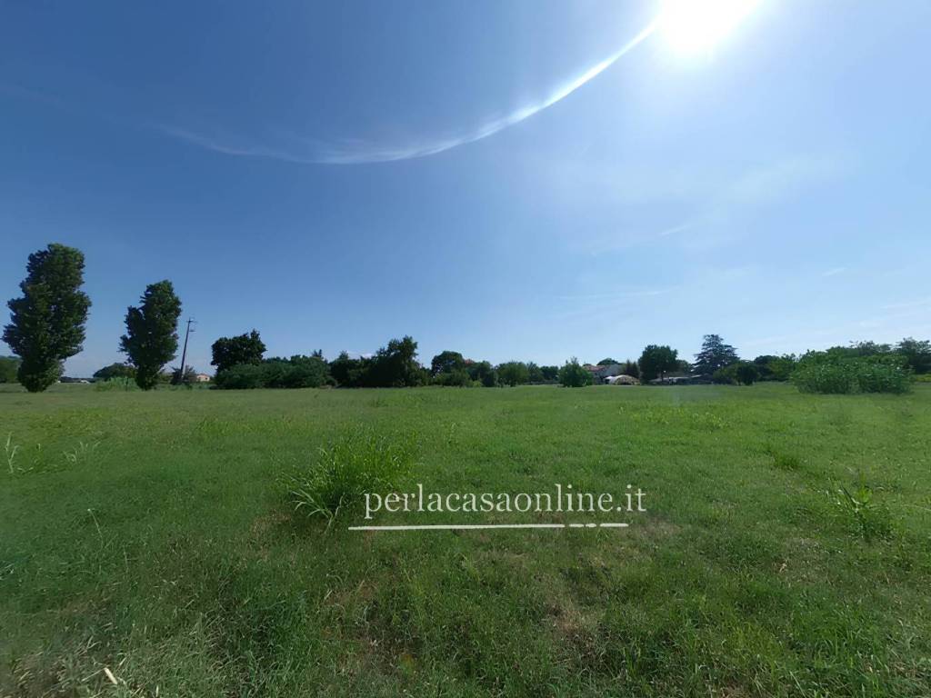 terreno edificabile in vendita a Forlì in zona Cava