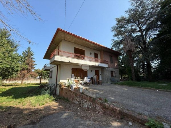 casa indipendente in vendita a Forlì in zona Vecchiazzano