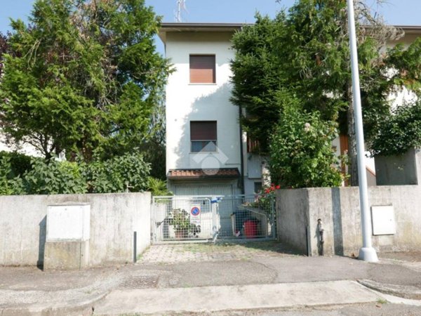 casa indipendente in vendita a Forlì in zona Villafranca di Forlì