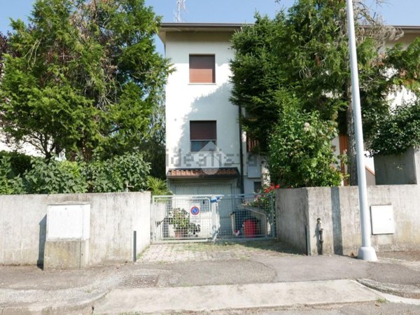 casa indipendente in vendita a Forlì in zona Villafranca di Forlì