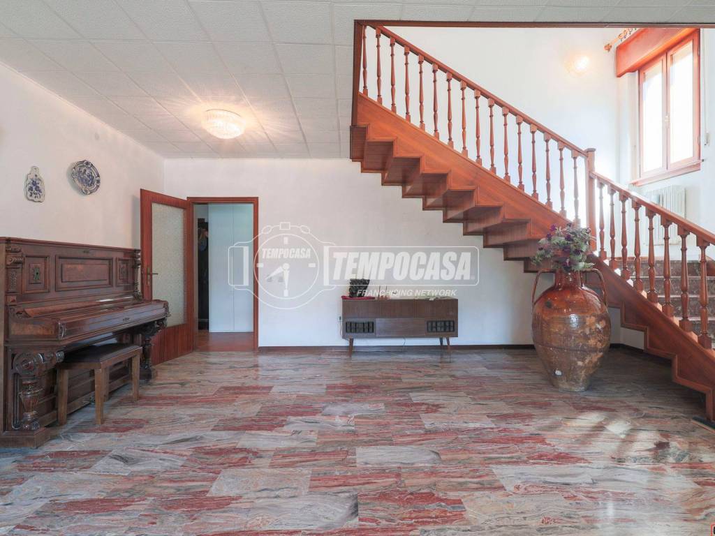 casa indipendente in vendita a Forlì in zona Quattro